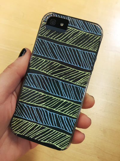 Interesting Horizontal Lines DIY Cell Phone Cover