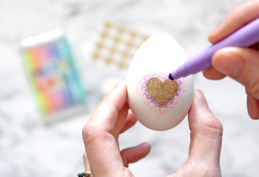 Pointilism Easter egg decorating with OOLY Pastel Liners markers